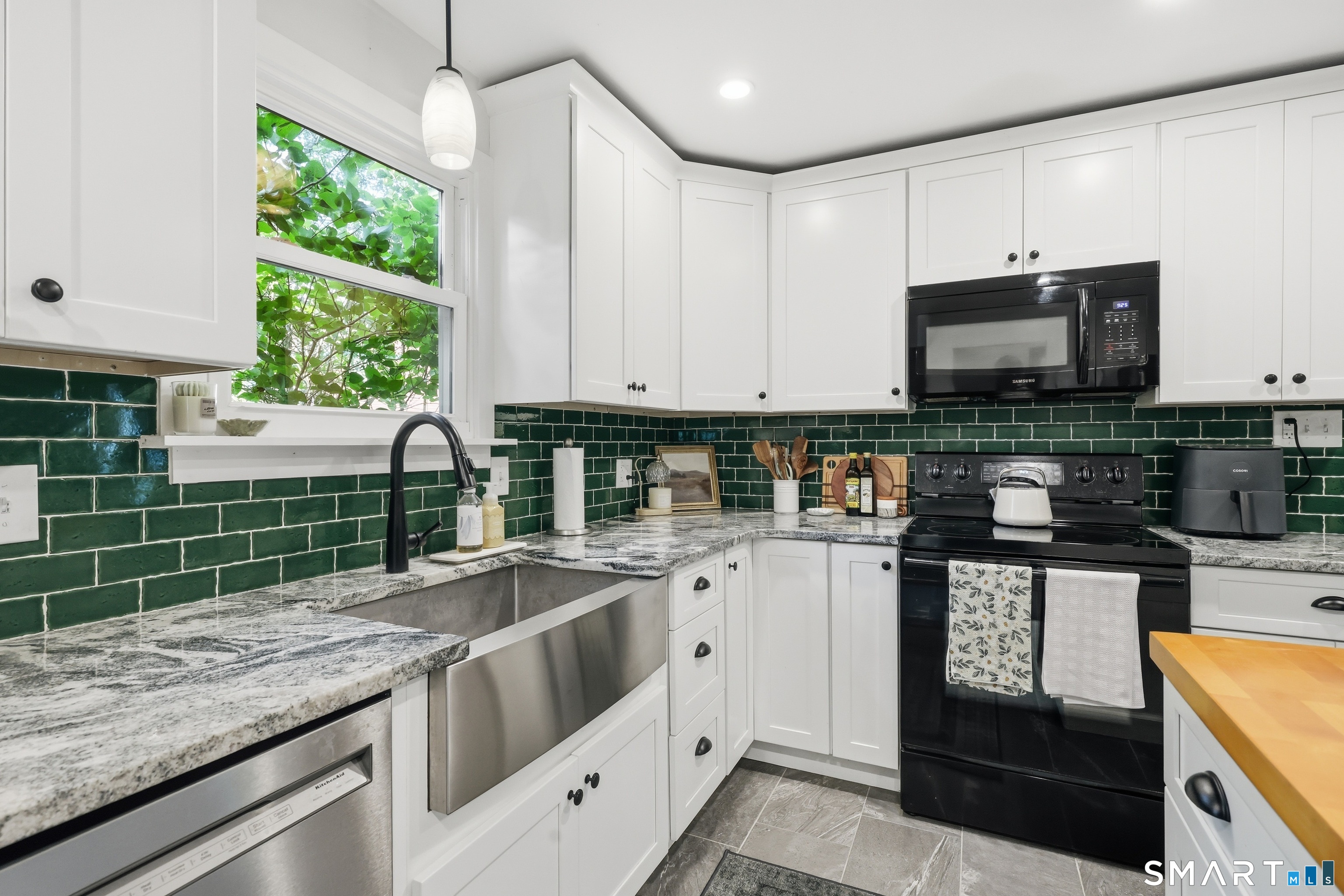 75 Main Street Middlefield CT 06481