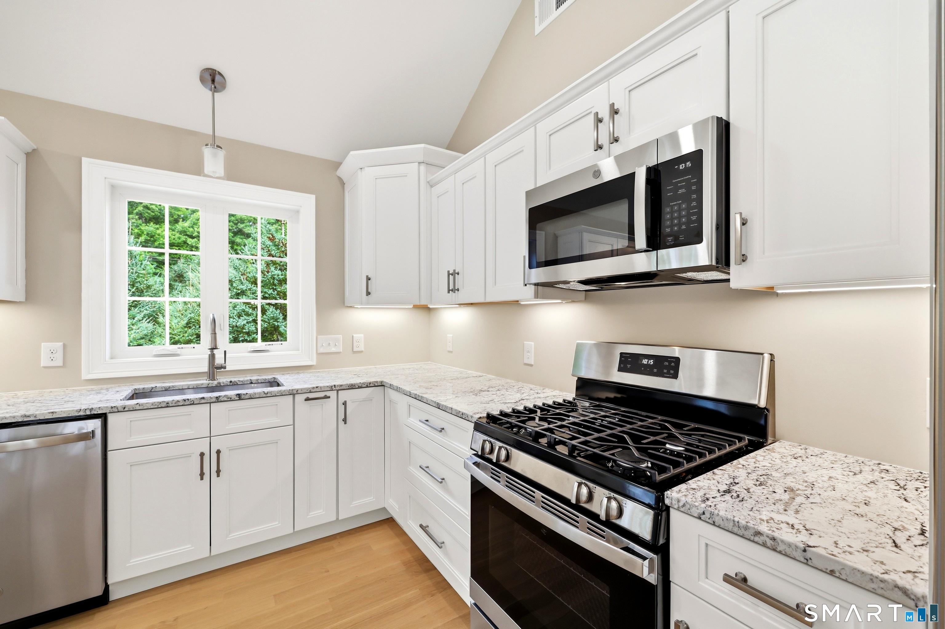 672 Vernon Street Manchester CT 06042