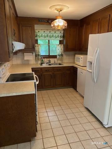 725 Georges Hill Road Southbury CT 06488