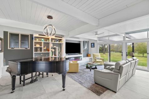 75 Montauk Avenue Stonington CT 06378