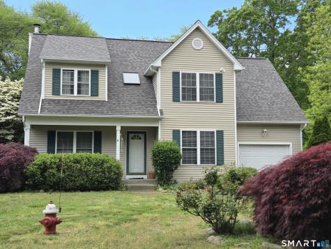 11 Cottage Lane East Lyme CT 06357