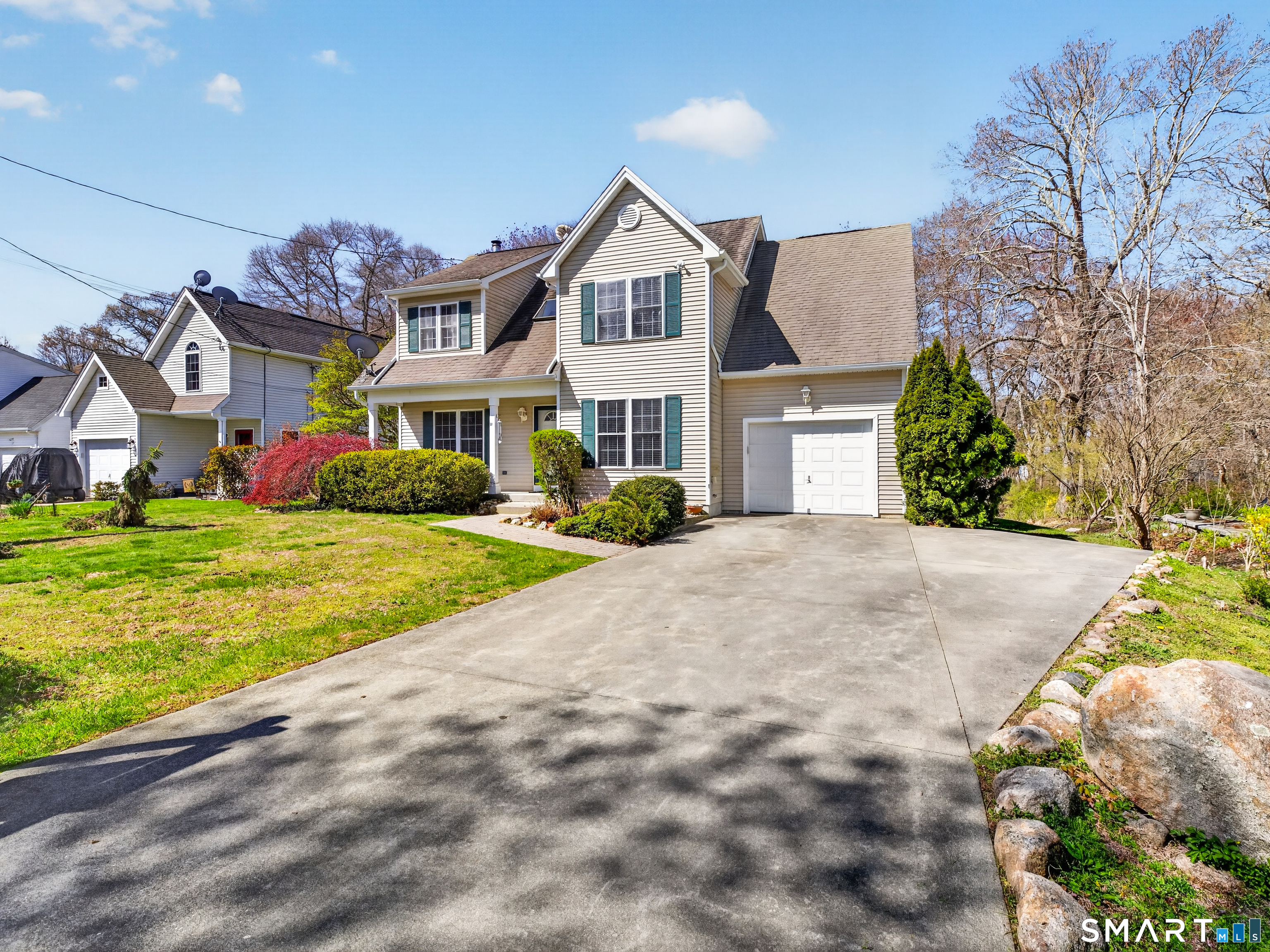 11 Cottage Lane East Lyme CT 06357
