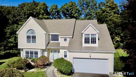 184 Rolling Green Middletown CT 06457