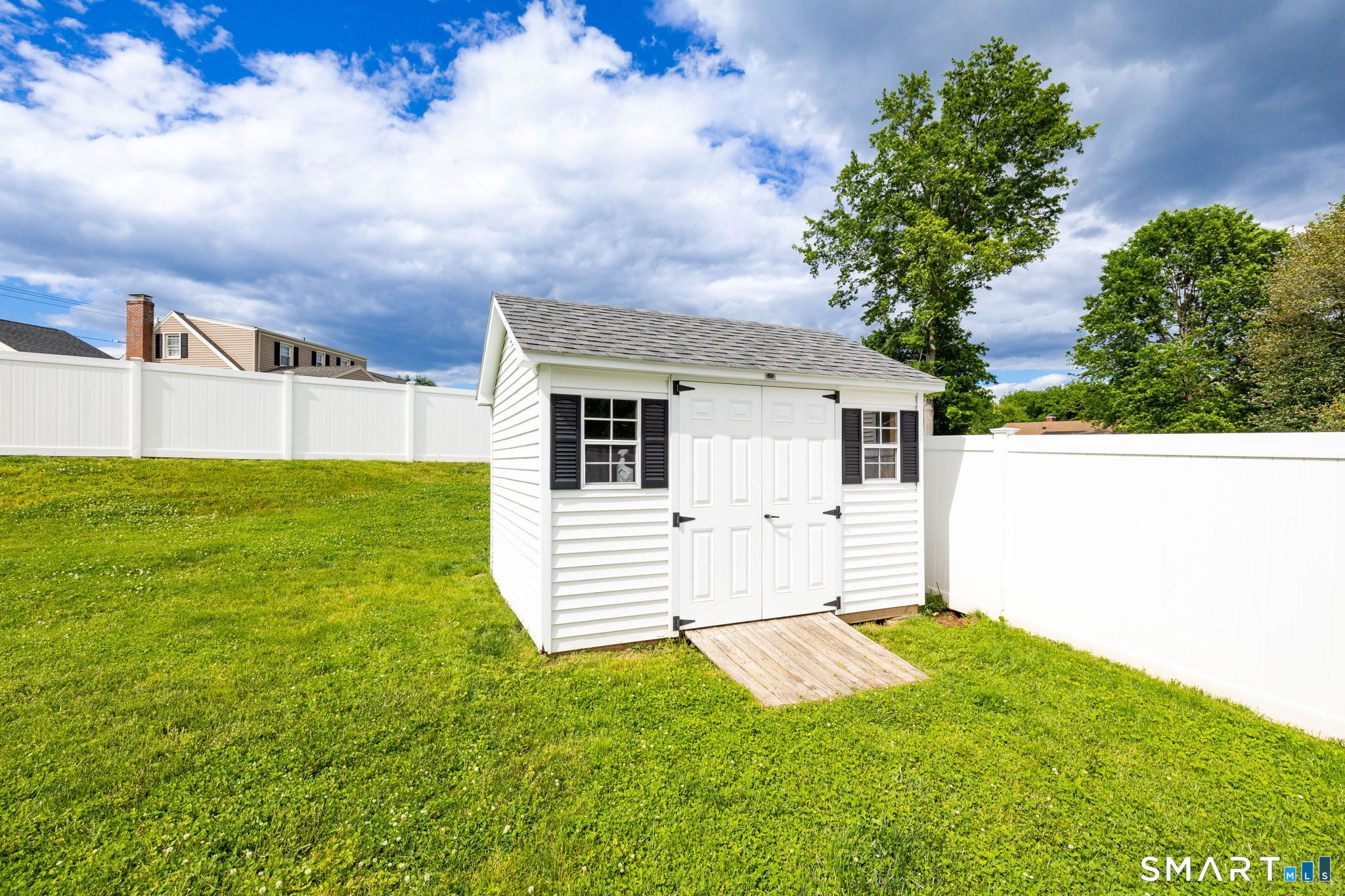 14 Fennwood Circle Newington CT 06111