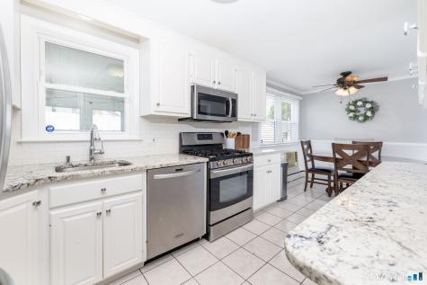 14 Fennwood Circle Newington CT 06111