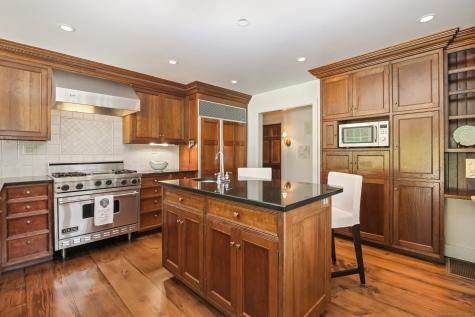 216 Hillspoint Road Westport CT 06880