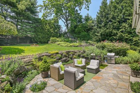 216 Hillspoint Road Westport CT 06880