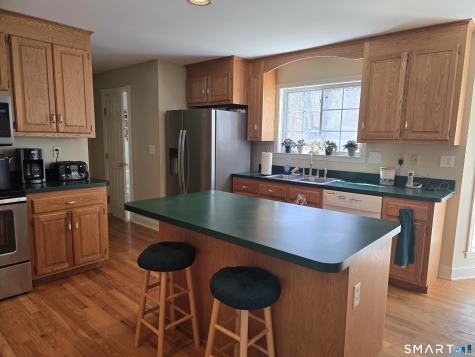 30 Commodore Hull Drive Derby CT 06418