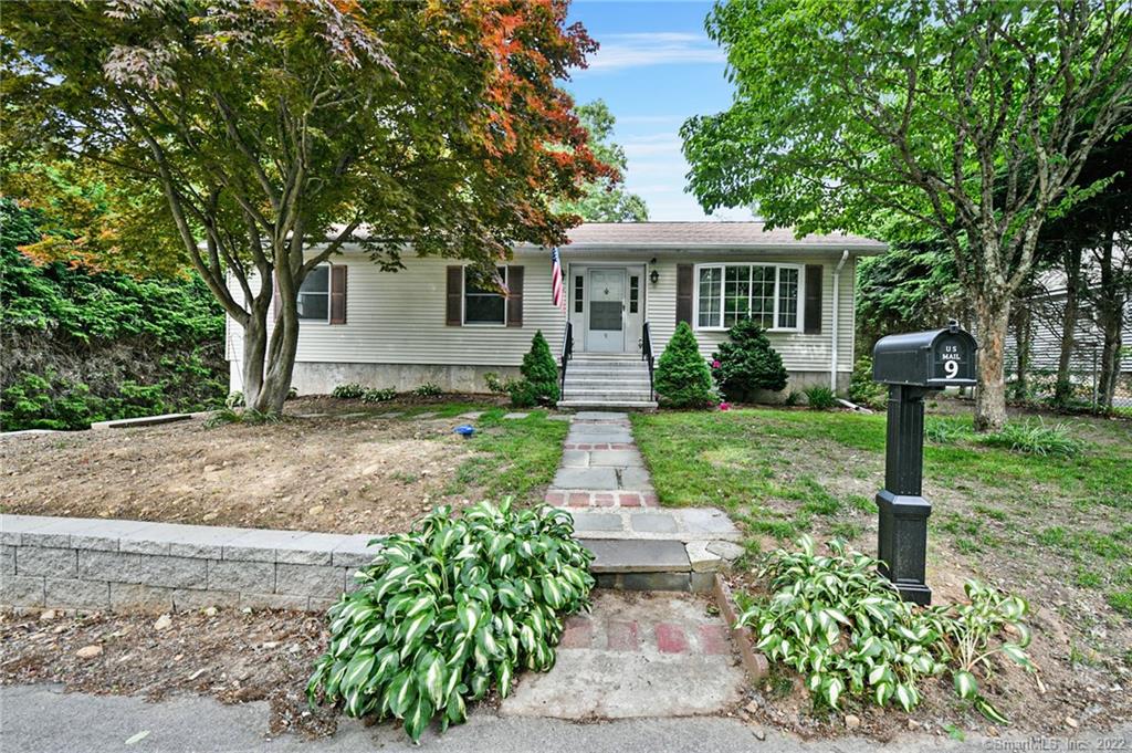 9 Myrtle Road East Hampton CT 06424