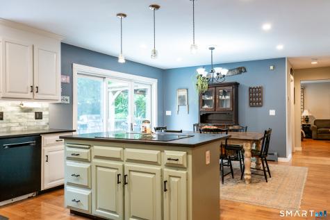 98 Dean Road East Lyme CT 06333