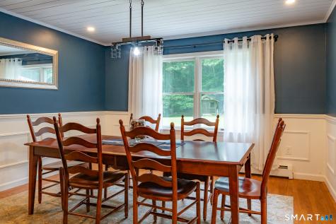 98 Dean Road East Lyme CT 06333