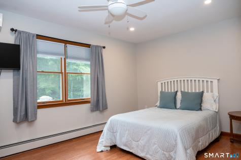 98 Dean Road East Lyme CT 06333