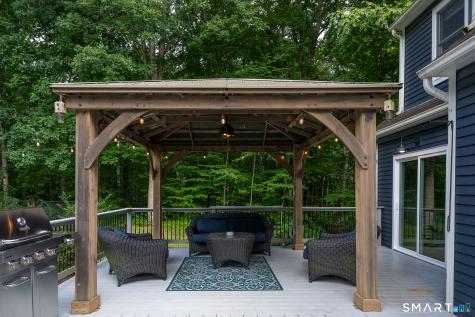 98 Dean Road East Lyme CT 06333
