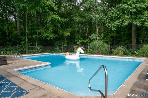 98 Dean Road East Lyme CT 06333