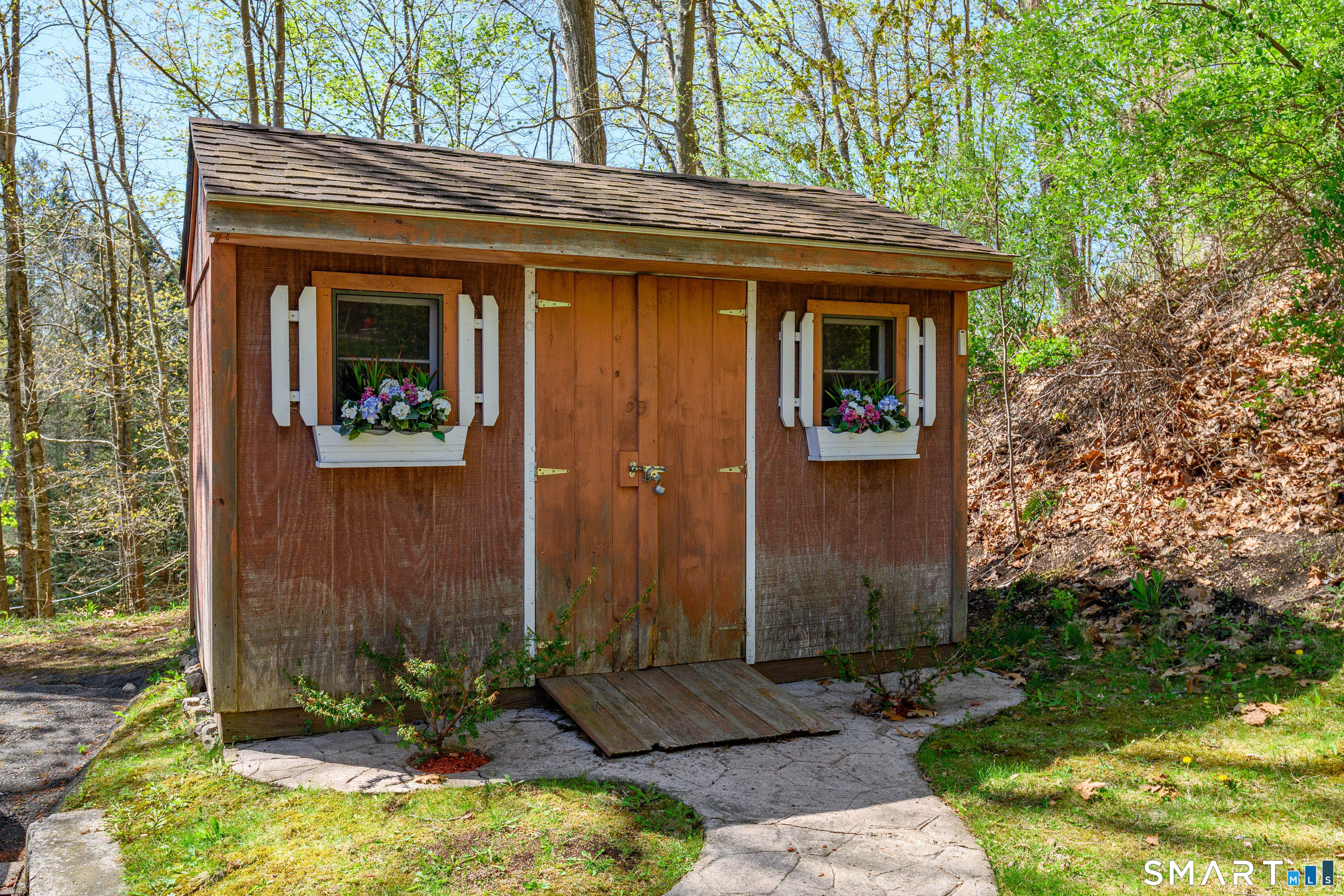 15 Hilldale Drive Southbury CT 06488