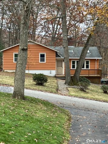 4 North Glenwoods Road Ledyard CT 06335