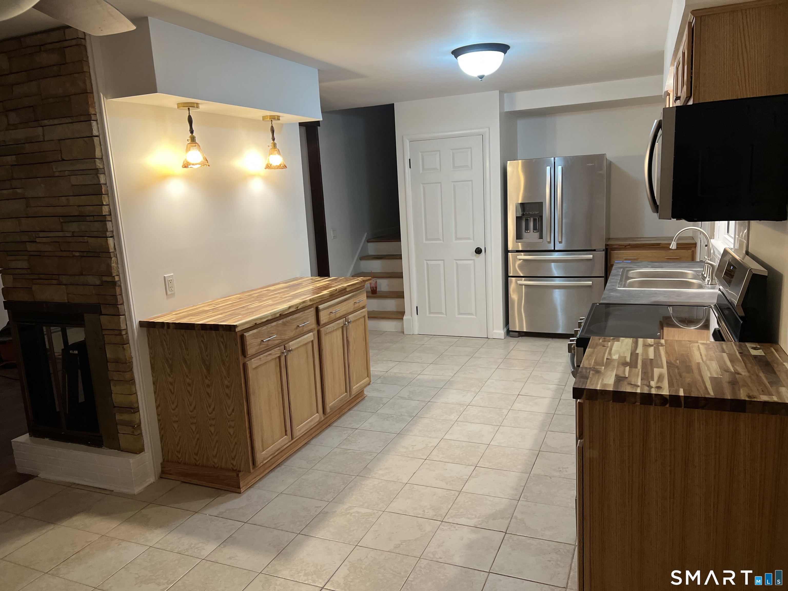 4 North Glenwoods Road Ledyard CT 06335