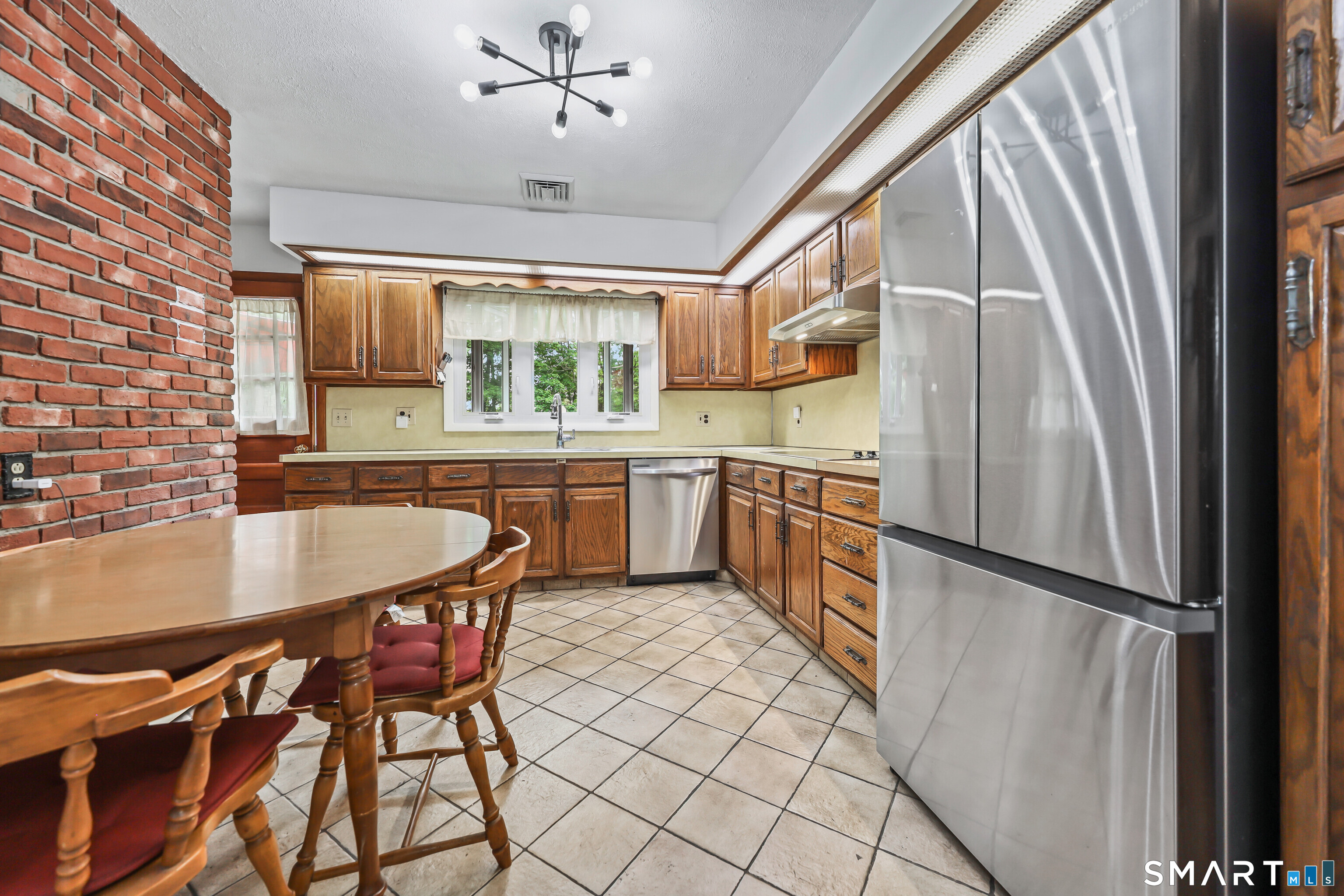 37 Anella Drive Bethany CT 06524