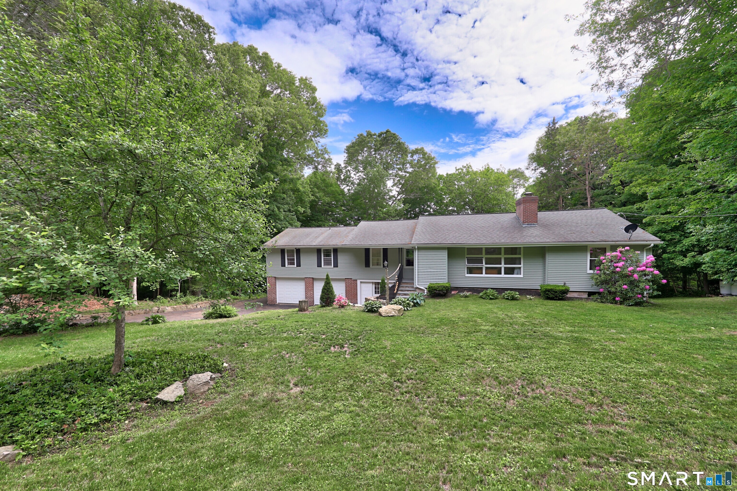 37 Anella Drive Bethany CT 06524