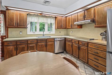 37 Anella Drive Bethany CT 06524
