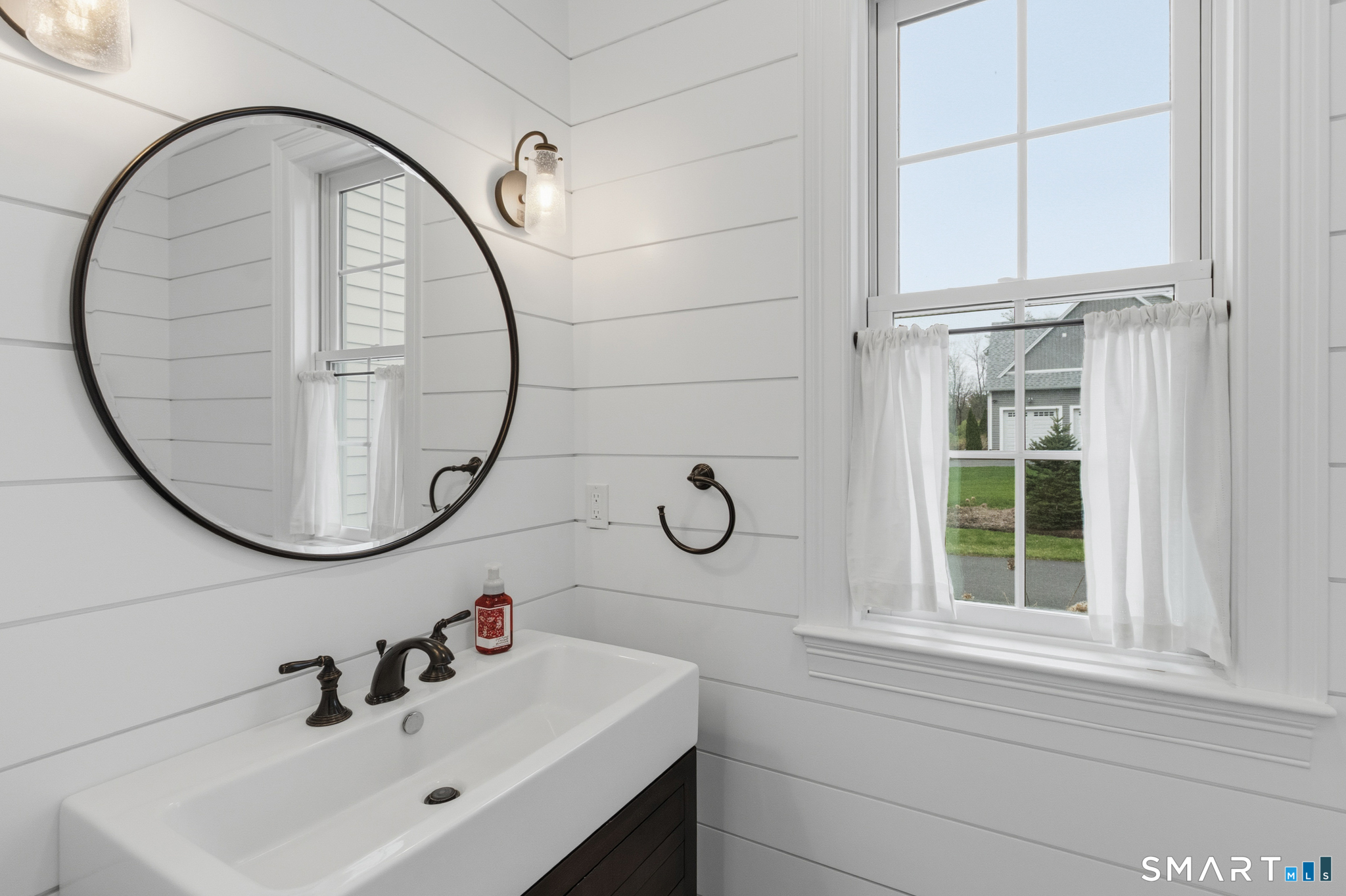 2 Murphys Turn Simsbury CT 06070