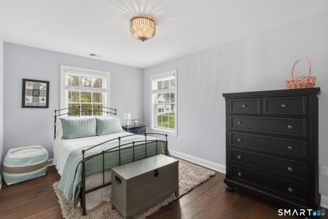 2 Murphys Turn Simsbury CT 06070