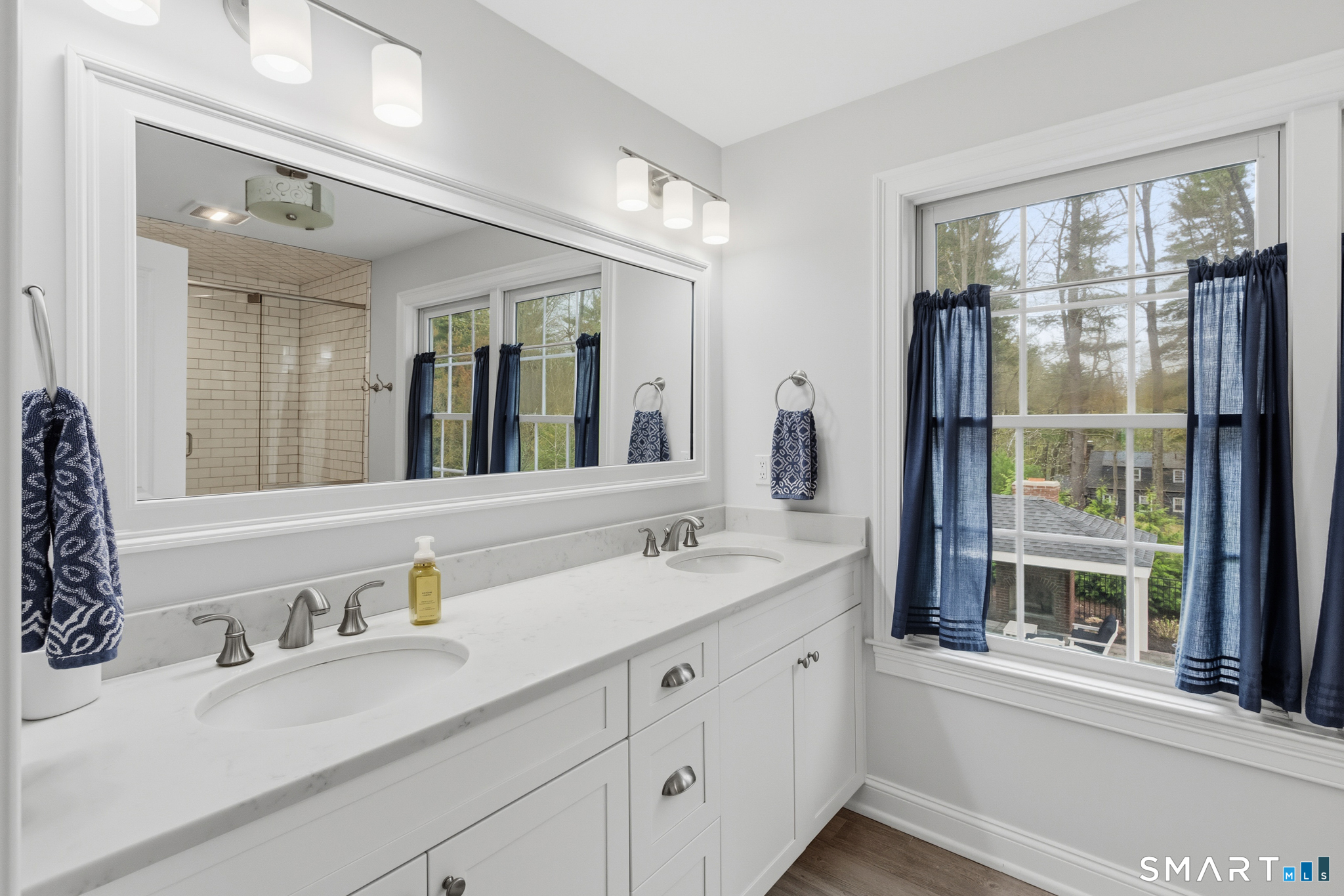 2 Murphys Turn Simsbury CT 06070
