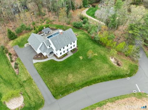 2 Murphys Turn Simsbury CT 06070