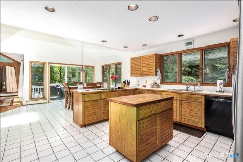 4 Deerfield Road Brookfield CT 06804