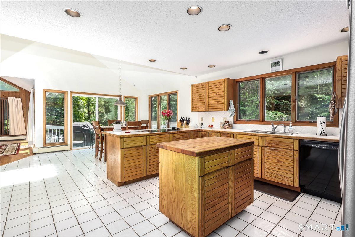 4 Deerfield Road Brookfield CT 06804