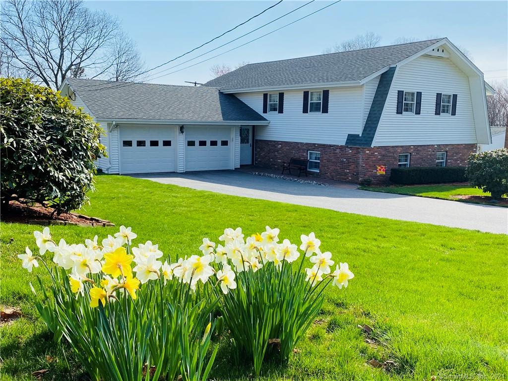17 Affeldt Drive Groton CT 06340