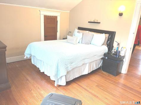 16 Holbrook Court Ansonia CT 06401