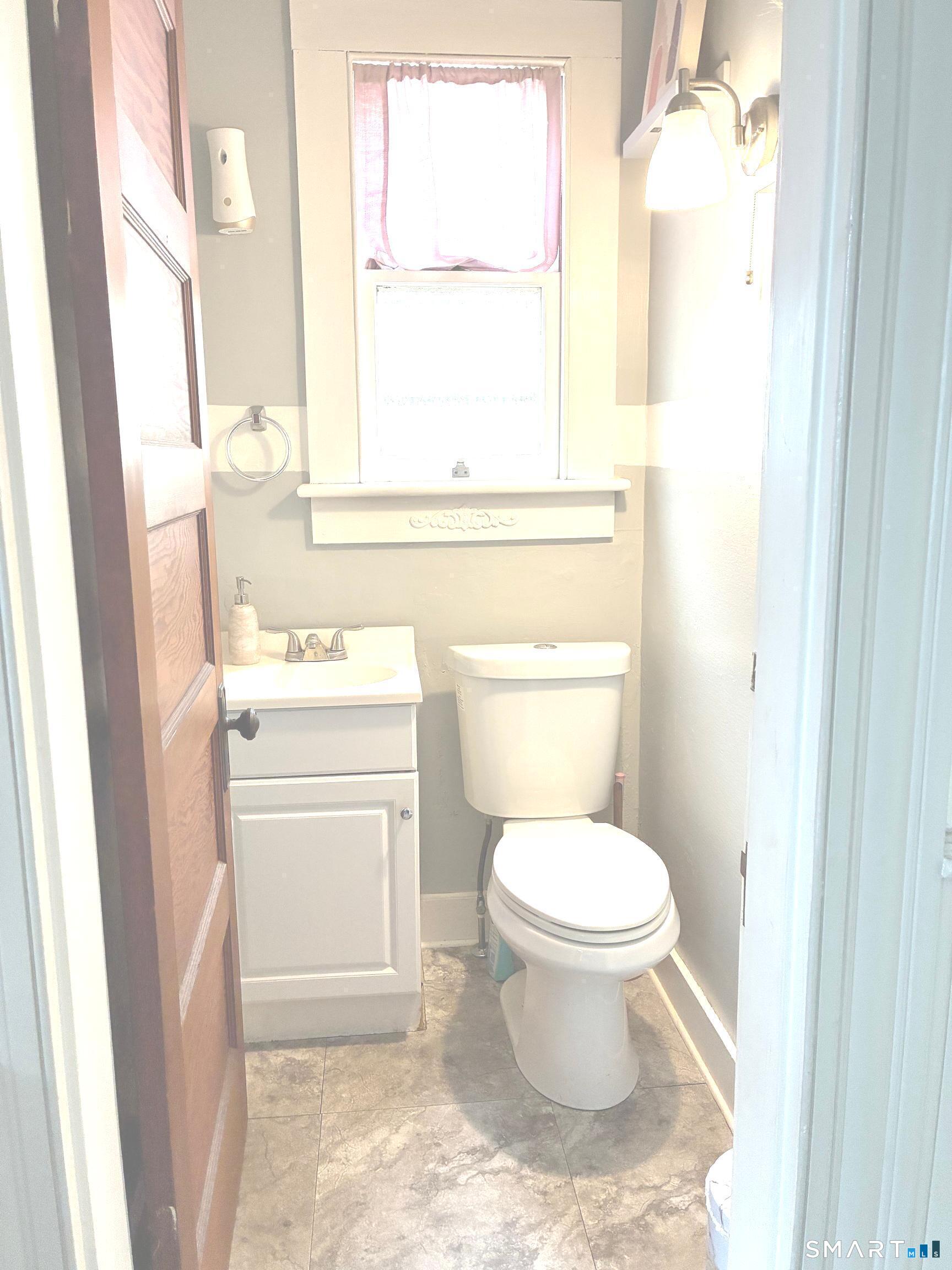 16 Holbrook Court Ansonia CT 06401
