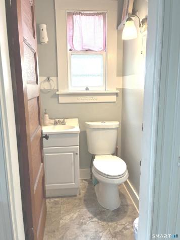 16 Holbrook Court Ansonia CT 06401