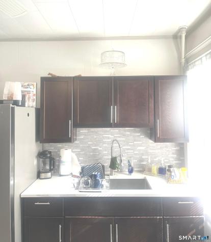 16 Holbrook Court Ansonia CT 06401