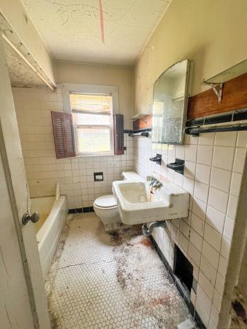 130 Wilkins Avenue Bridgeport CT 06606