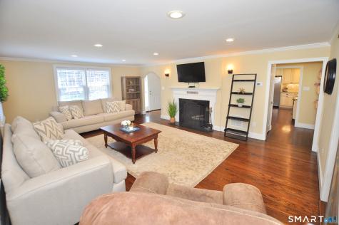 281 West Mountain Road Simsbury CT 06092