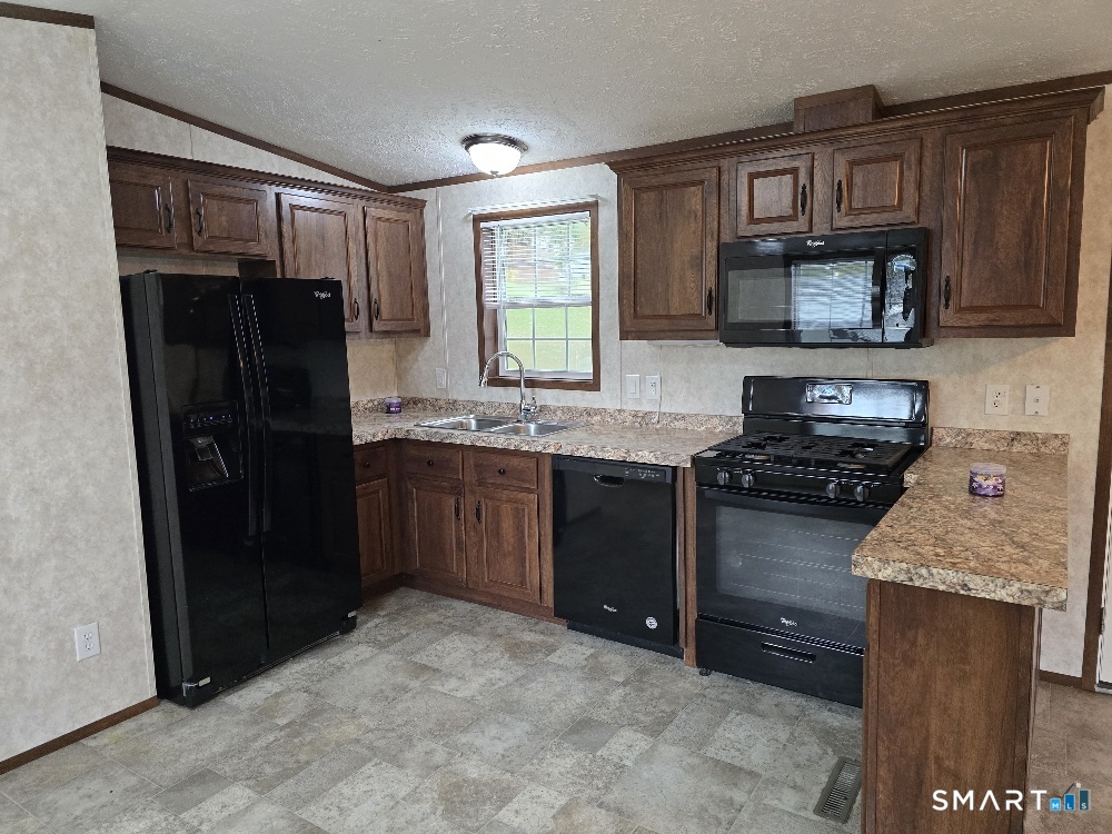 84 R And R Park Killingly CT 06241