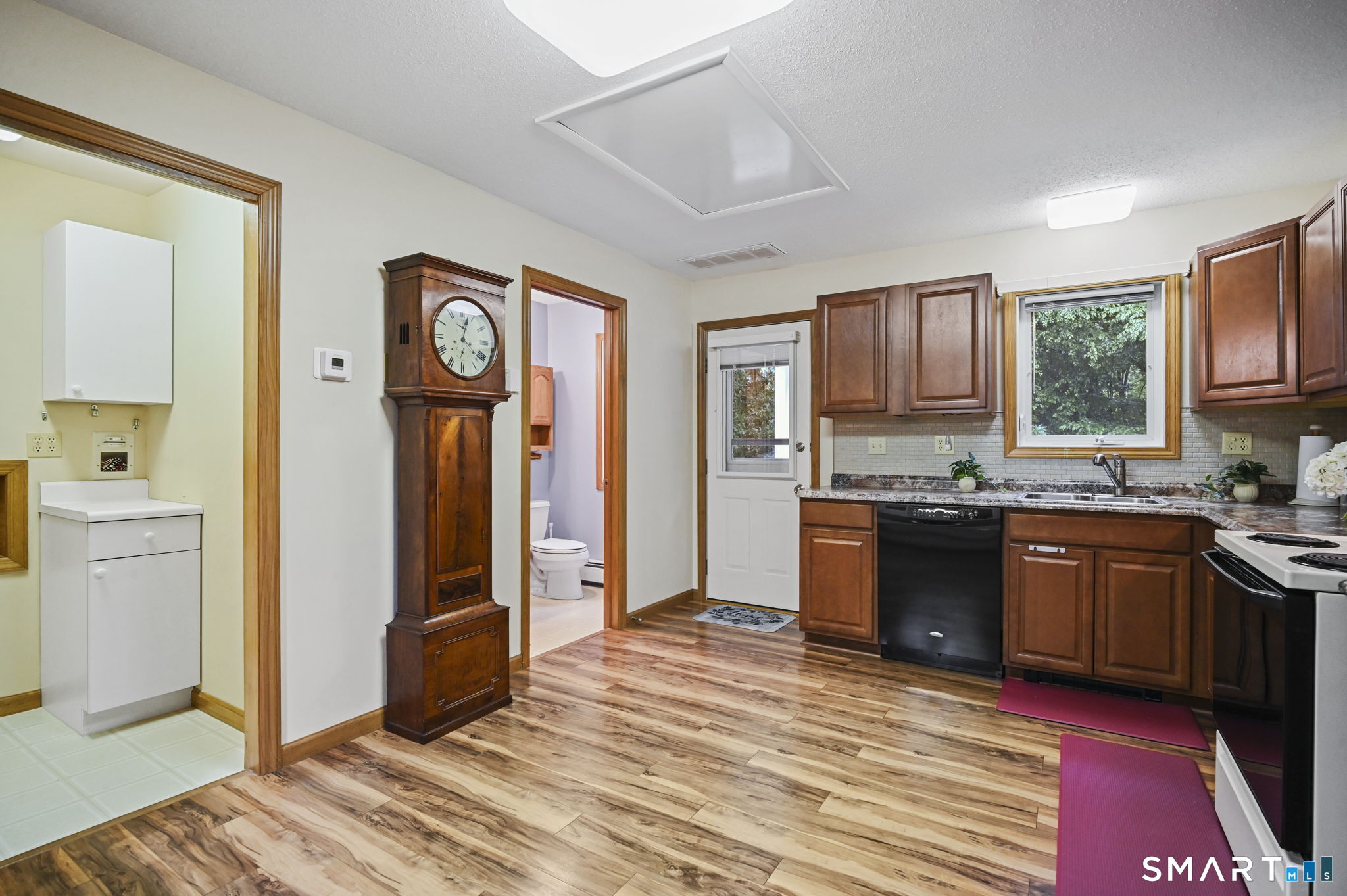 8 Thomas Drive Tolland CT 06084