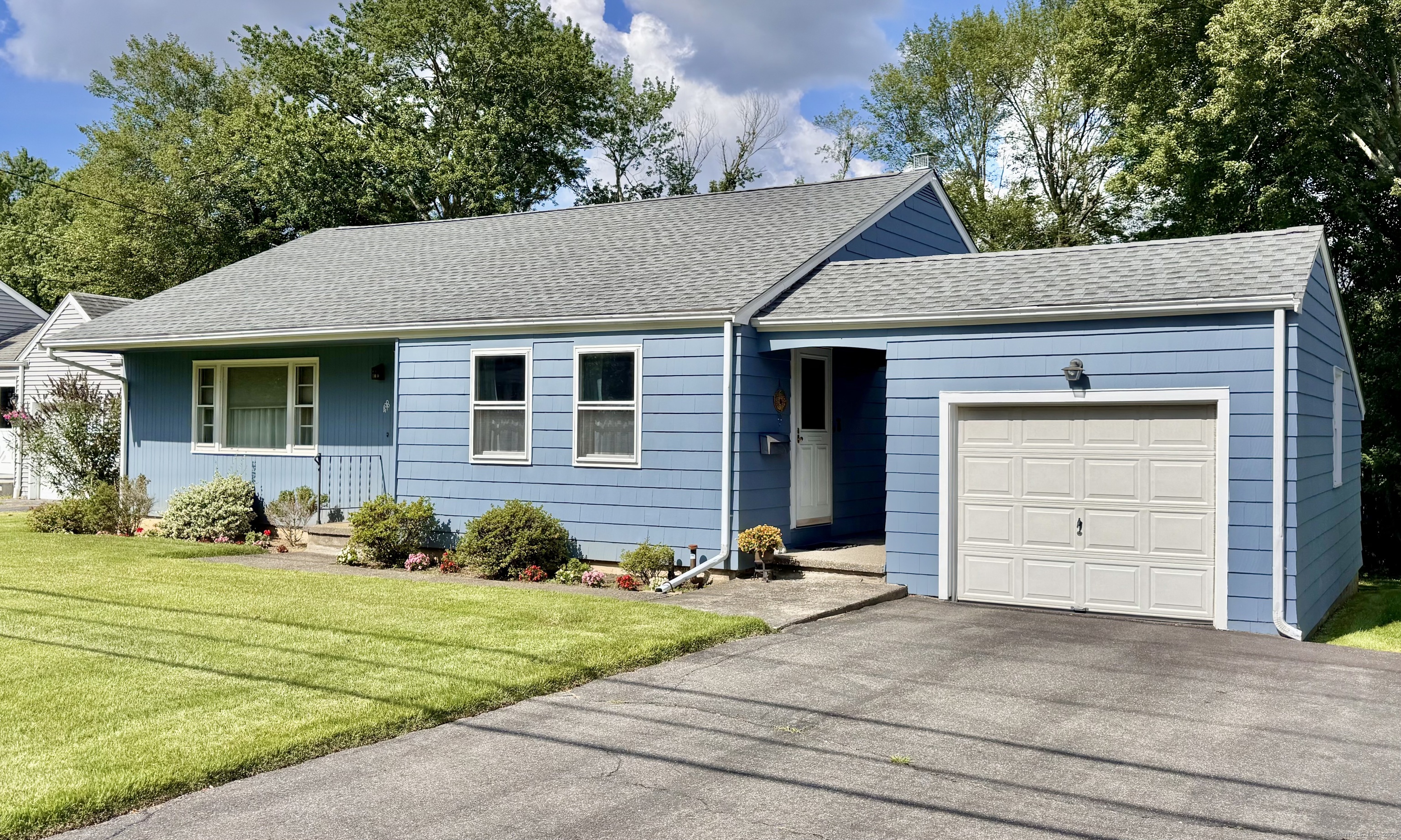 498 North Street Milford CT 06461