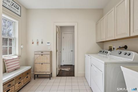 100 Chestnut Hill Road Ridgefield CT 06877
