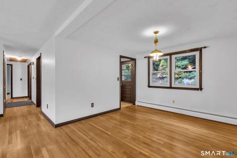 8 Geraldine Drive Ellington CT 06029