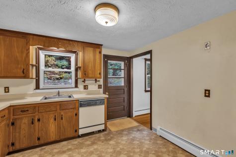 8 Geraldine Drive Ellington CT 06029