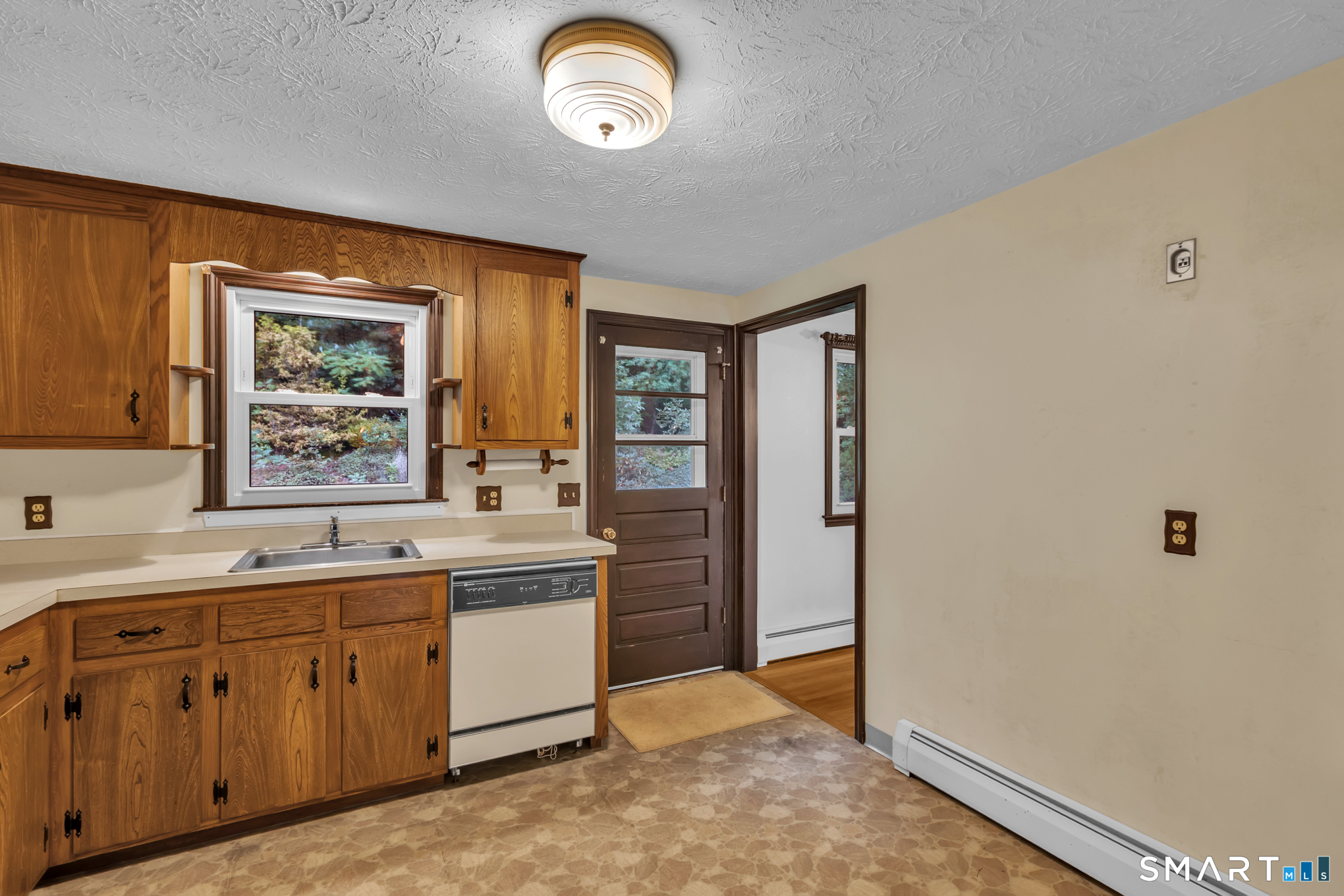 8 Geraldine Drive Ellington CT 06029