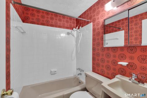8 Geraldine Drive Ellington CT 06029