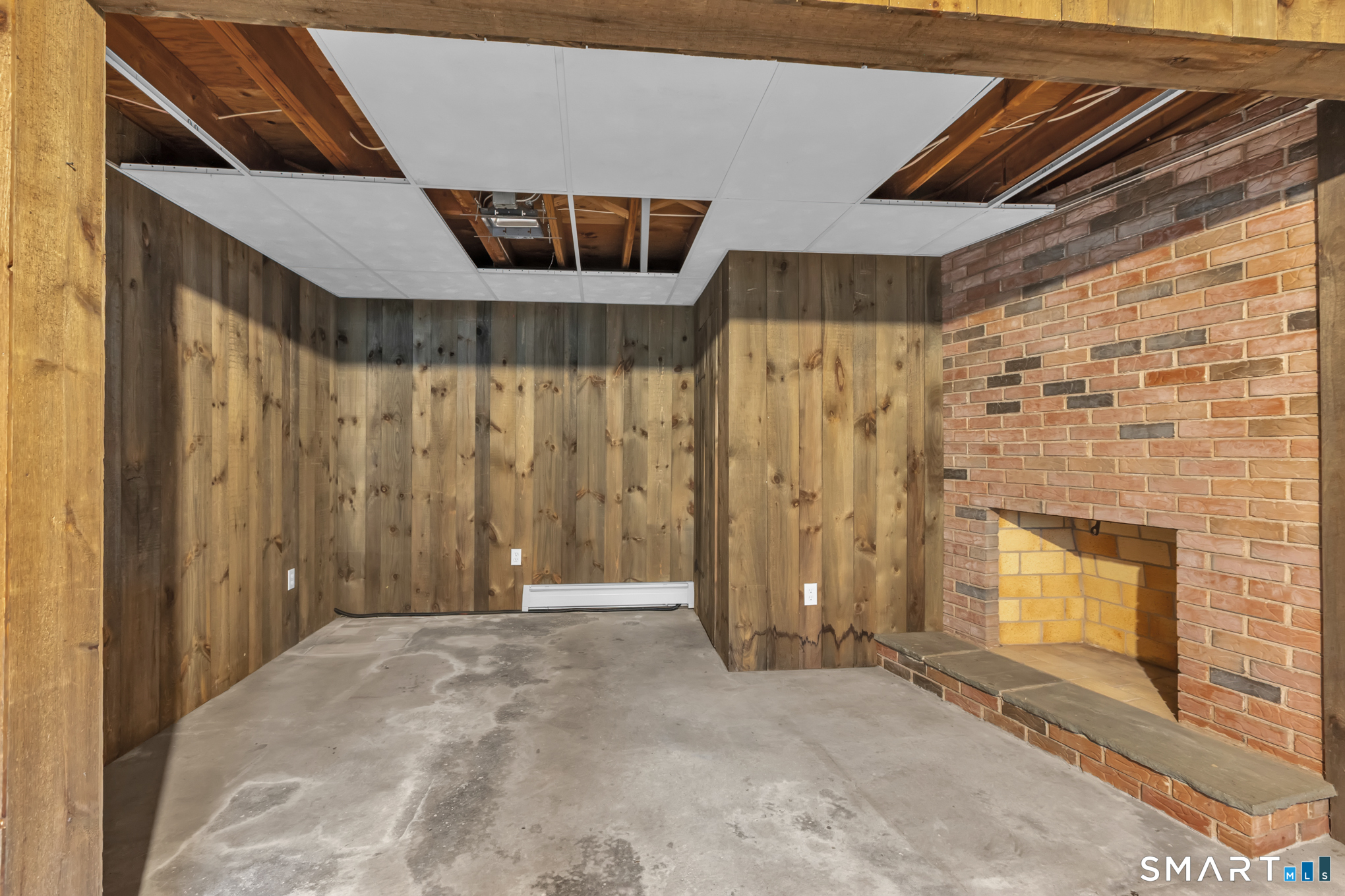 8 Geraldine Drive Ellington CT 06029