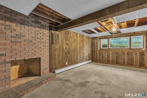 8 Geraldine Drive Ellington CT 06029
