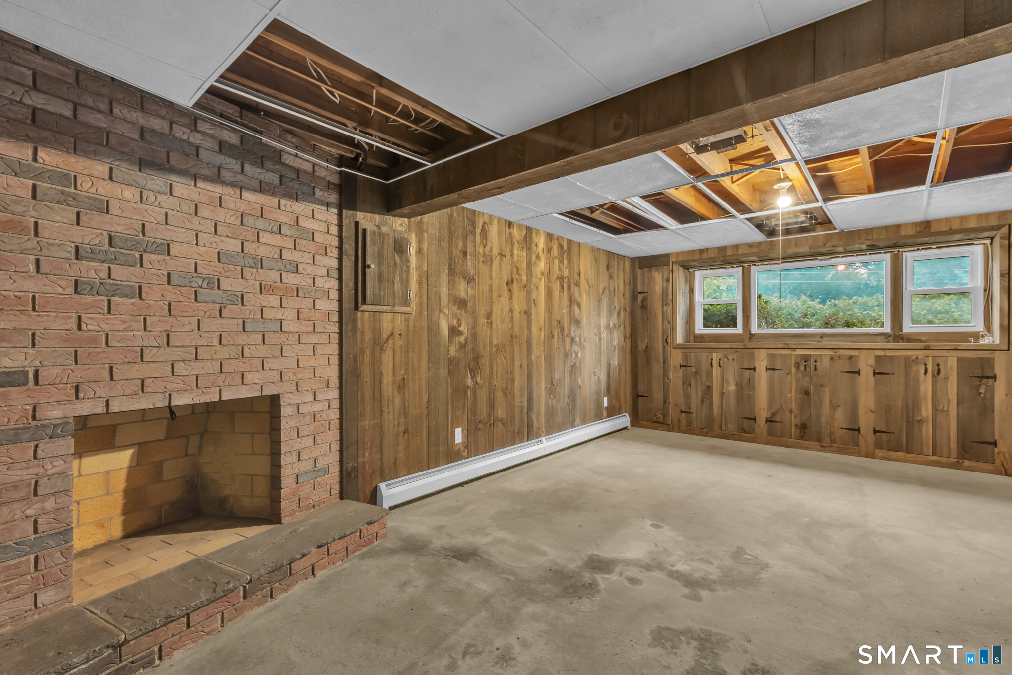 8 Geraldine Drive Ellington CT 06029