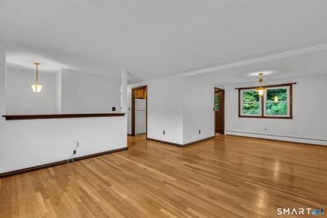 8 Geraldine Drive Ellington CT 06029