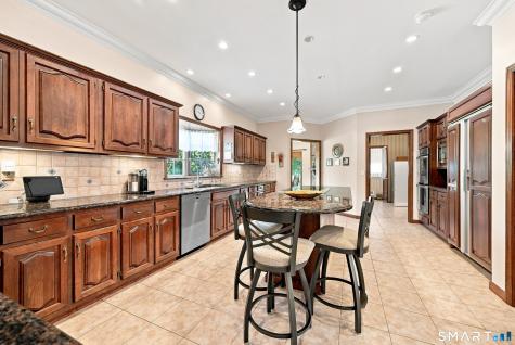 8 Huntington Lane New Fairfield CT 06812